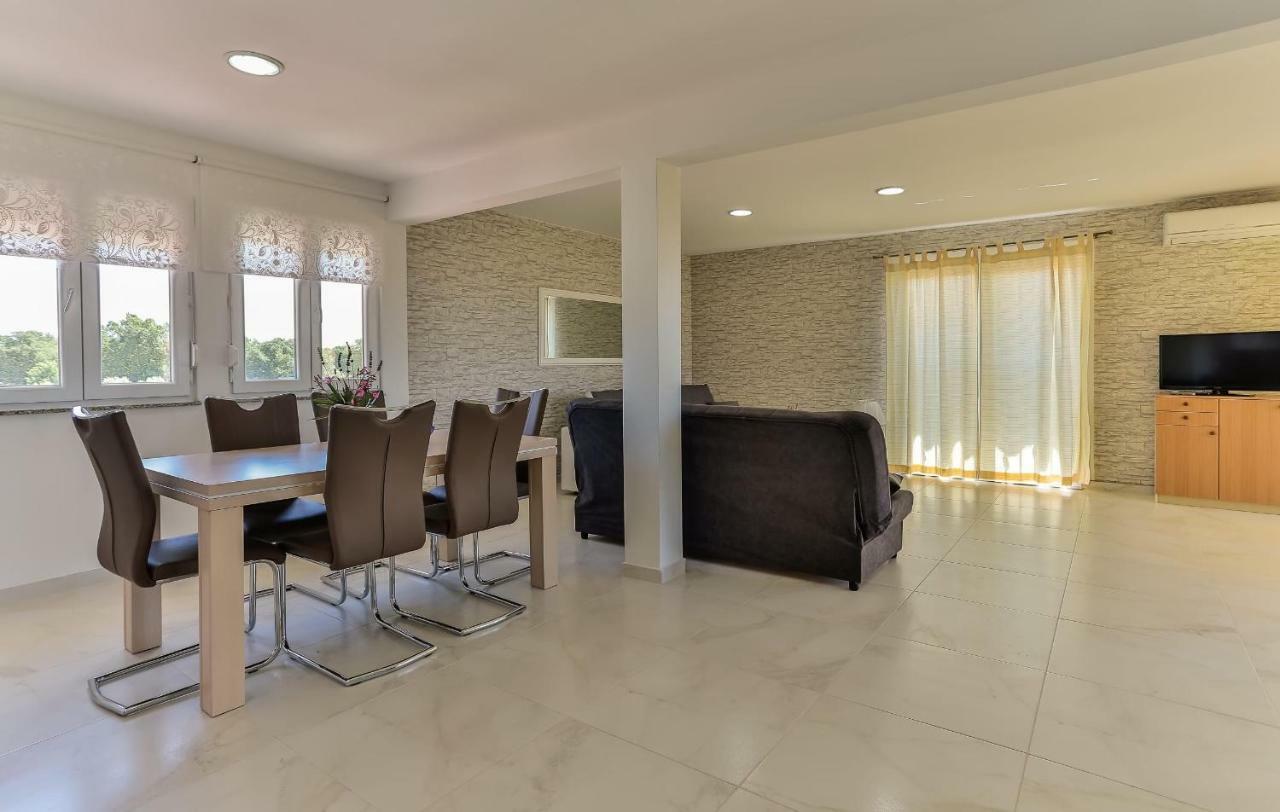 Apartments Dora Victoria Dream Μεντουλίν Εξωτερικό φωτογραφία
