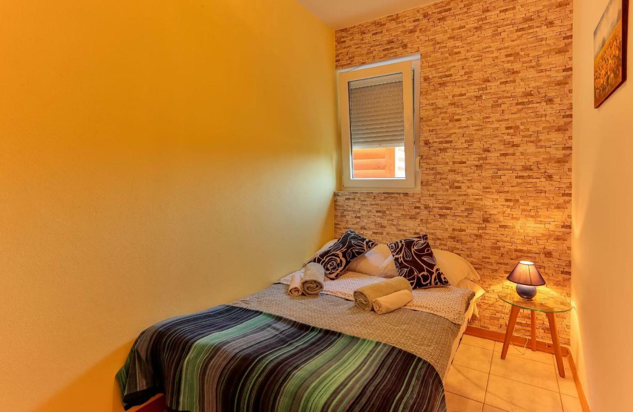 Apartments Dora Victoria Dream Μεντουλίν Εξωτερικό φωτογραφία