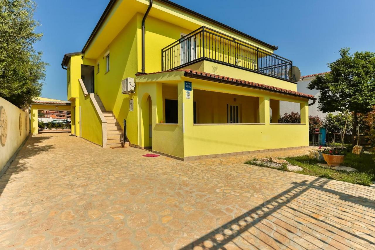 Apartments Dora Victoria Dream Μεντουλίν Εξωτερικό φωτογραφία