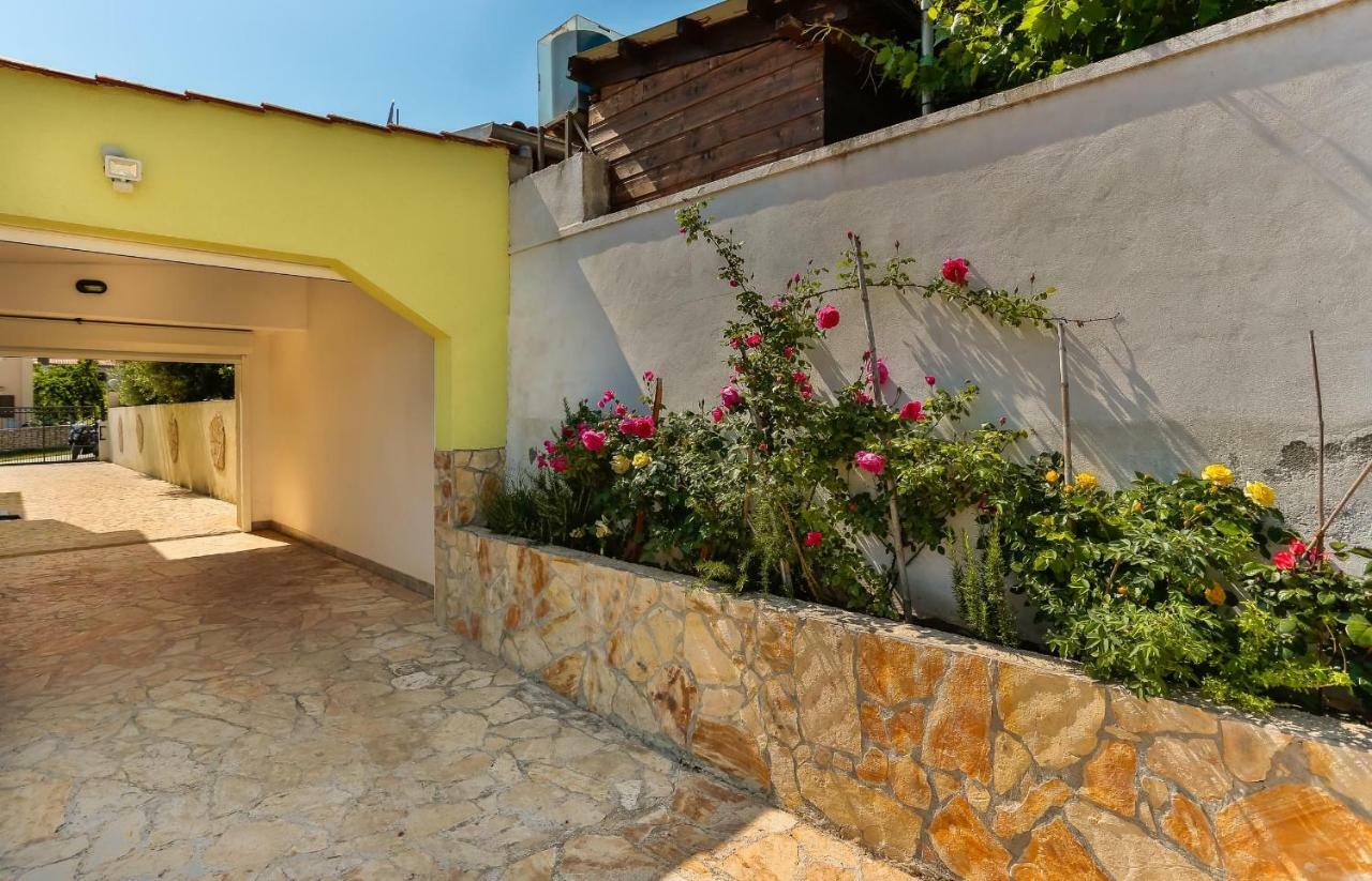 Apartments Dora Victoria Dream Μεντουλίν Εξωτερικό φωτογραφία